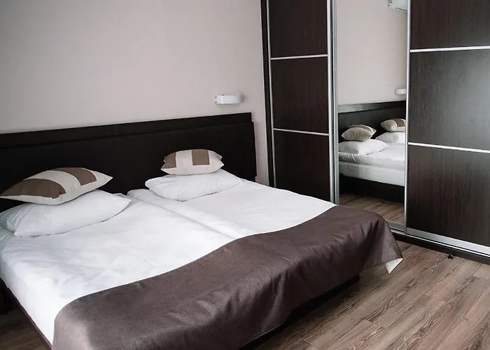 凯特琳娜酒店 *