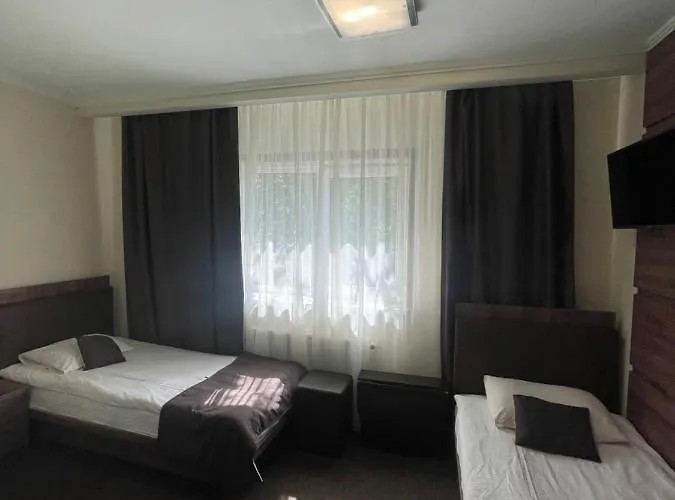 凯特琳娜酒店 *